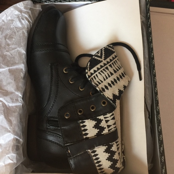 Aeropostale Black Boots