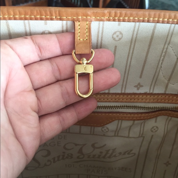 Louis Vuitton Neverfull MM. Great everyday bag. - Picture 4 of 4