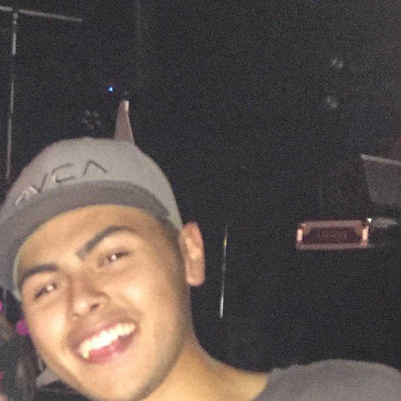 Meet your Posher, Osvaldo - Picture 1 of 1