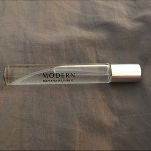 Banana Republic Modern Eau de Parfum Spray 15 mL