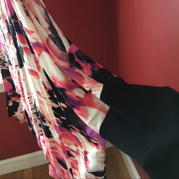 🎁🎁New Beautiful colorful Juicy Couture top🎁🎁 - Picture 3 of 4