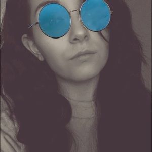 Meet your Posher, Alexandria