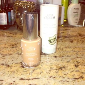 100% Pure Water Foundation