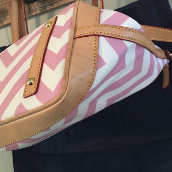 SOLD ❤️ Dooney & Bourke Pink Chevron Set - Picture 3 of 4