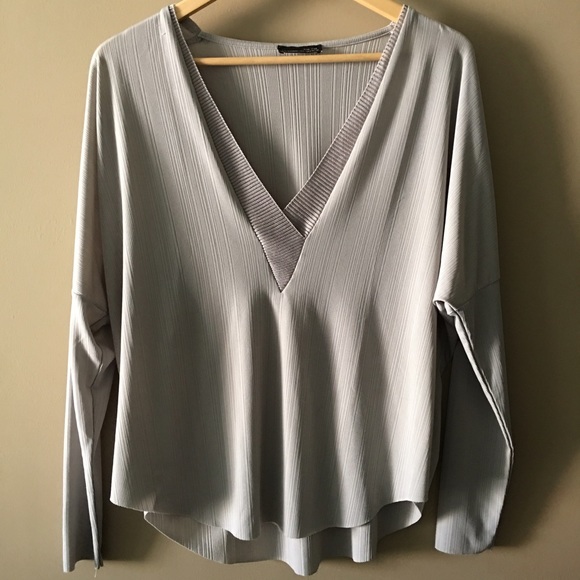 Low vneck Zara shirt