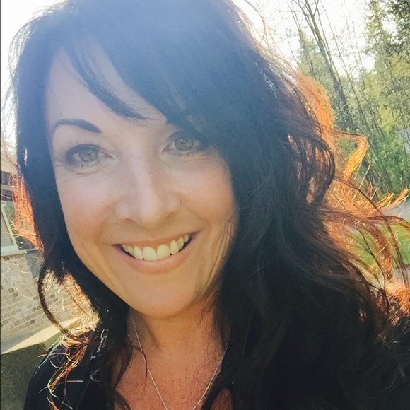 Meet your Posher, Leslie