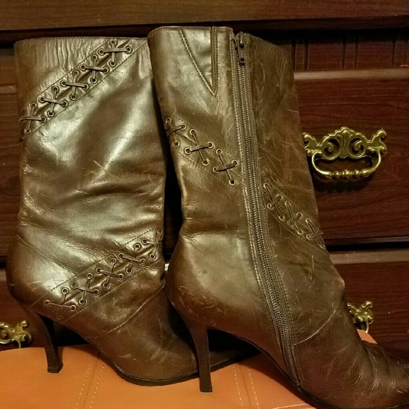 Distresaed boots - Picture 3 of 3
