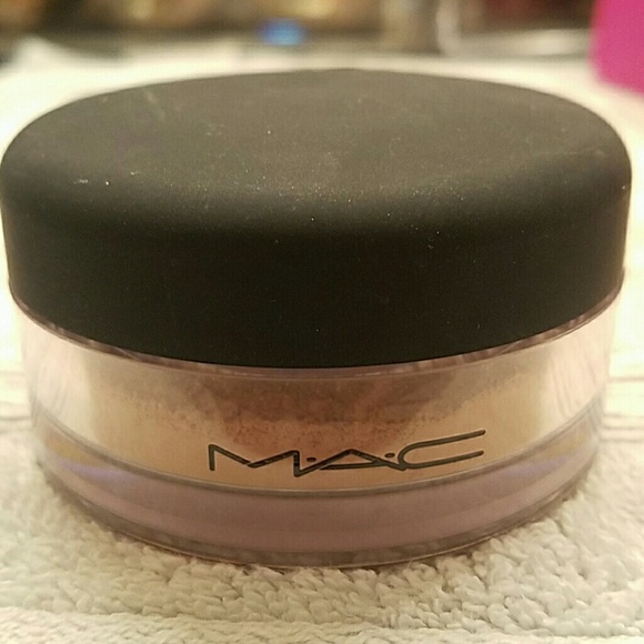 Mac mineralized foundation-medium plus