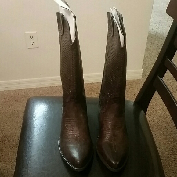 Cowboy boots - Picture 2 of 3