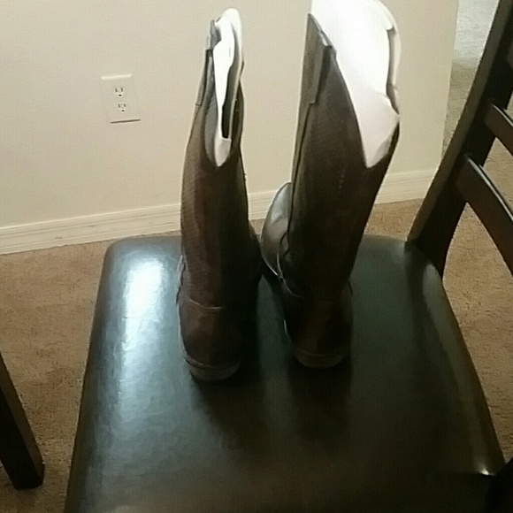 Cowboy boots - Picture 3 of 3