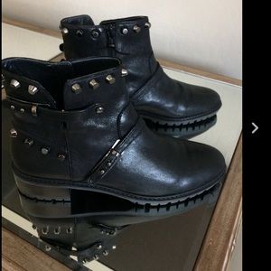 Stuart Weitzman Go West boots sz 8.5