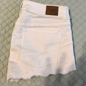 American Eagle white shorts