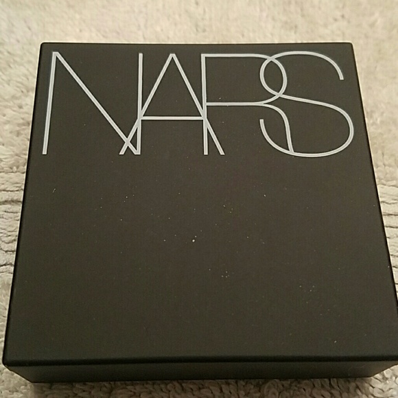 Nars all day luminous powder foundation-figi