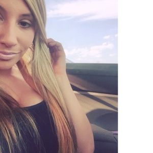 Meet your Posher, Jillian