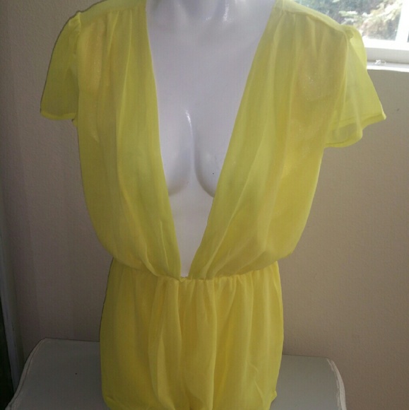 Perfect yellow romper