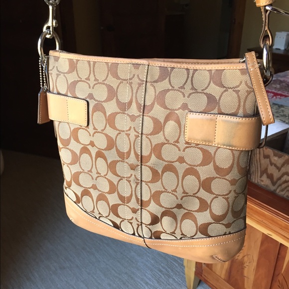 Coach crossbody purse - Picture 2 of 4