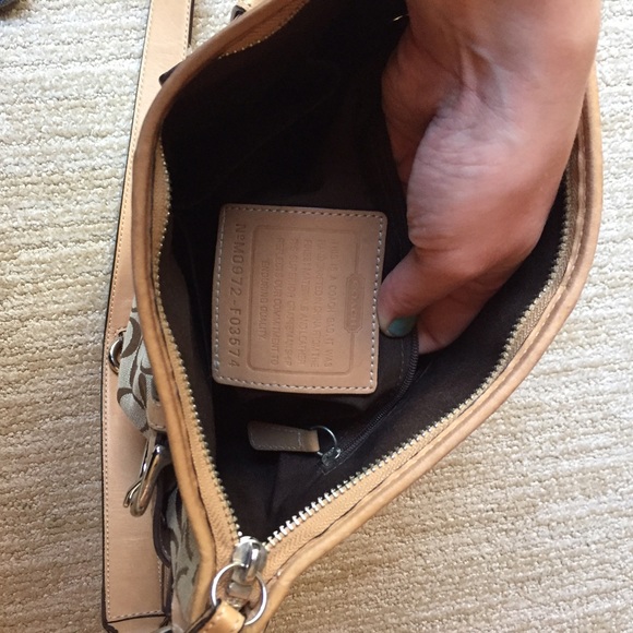 Coach crossbody purse - Picture 4 of 4