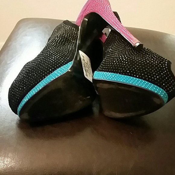 Heel - Picture 3 of 3