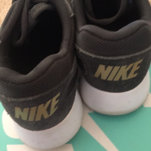 Nike - Picture 3 of 3
