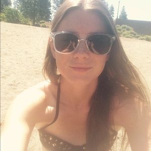 Meet your Posher, Elayna