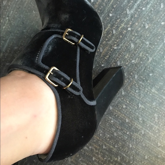 Tory Burch Carley velvet booties