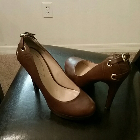 Heels - Picture 3 of 3