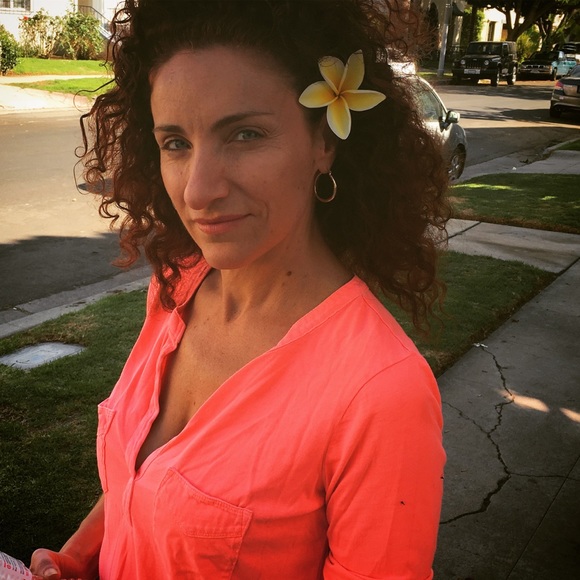 Meet your Posher, Elena - Picture 3 of 8