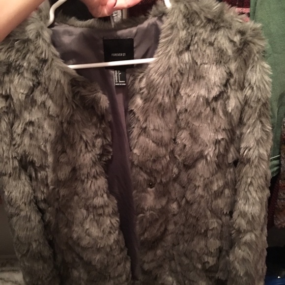 Forever 21 faux fur jacket - Picture 1 of 4