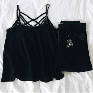 Sleeveless black shirt