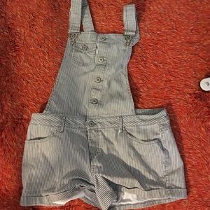 Overall shorts