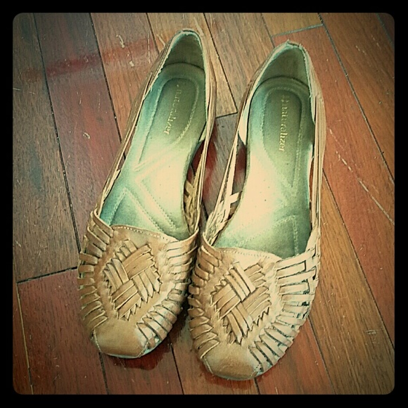 Brown leather naturalizers
