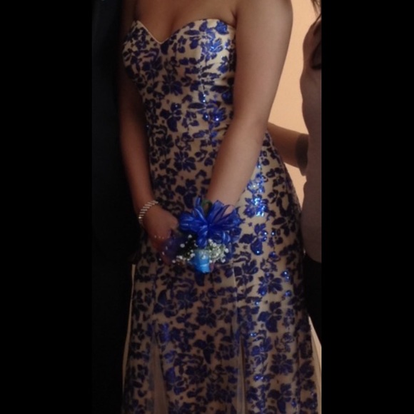 Prom dress - Picture 3 of 3