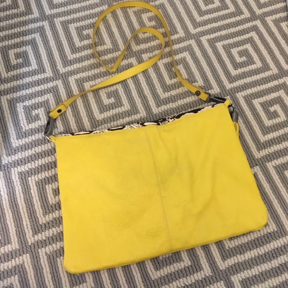 Tyler Malibu yellow leather clutch w/ horse hair - Picture 2 of 3