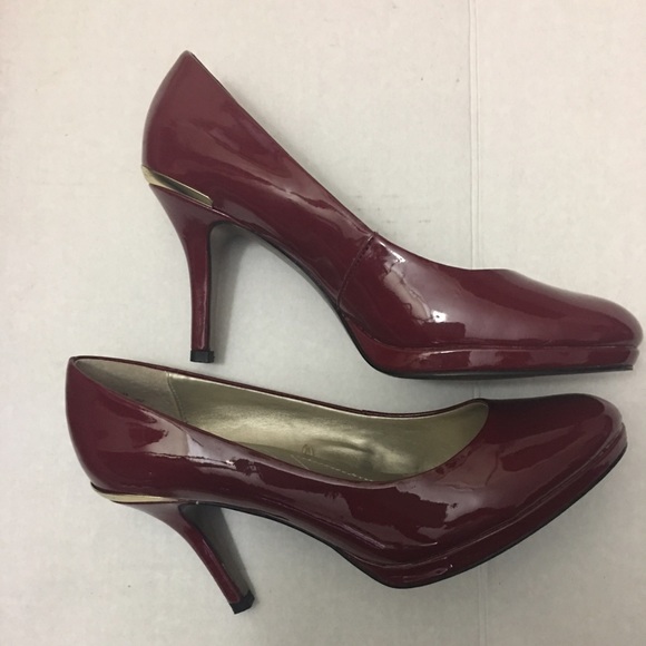 Tahari  heels deep red