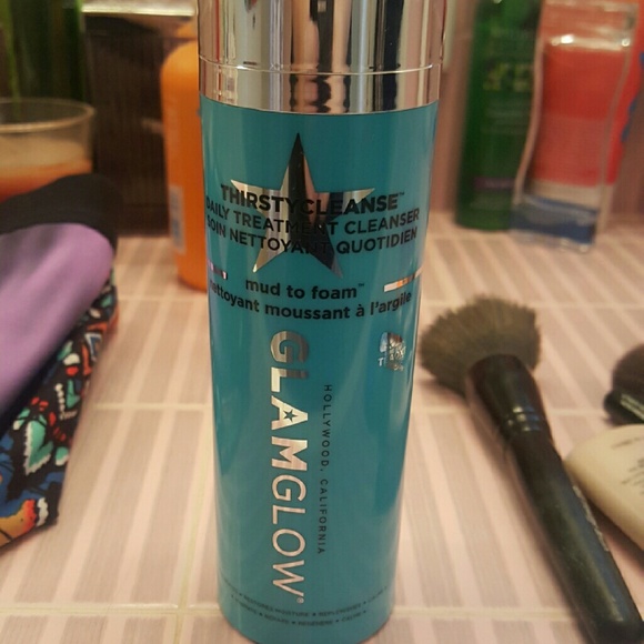 Thirsty cleanse Glamglow mud foam facial cleanser