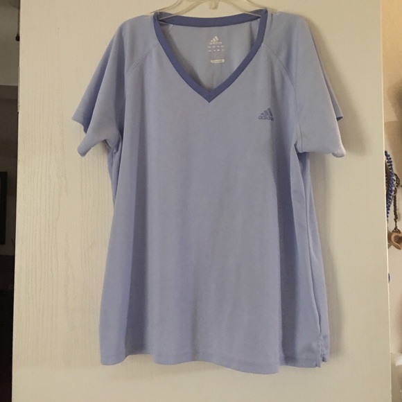 Women's athletic top. This is a reposh!