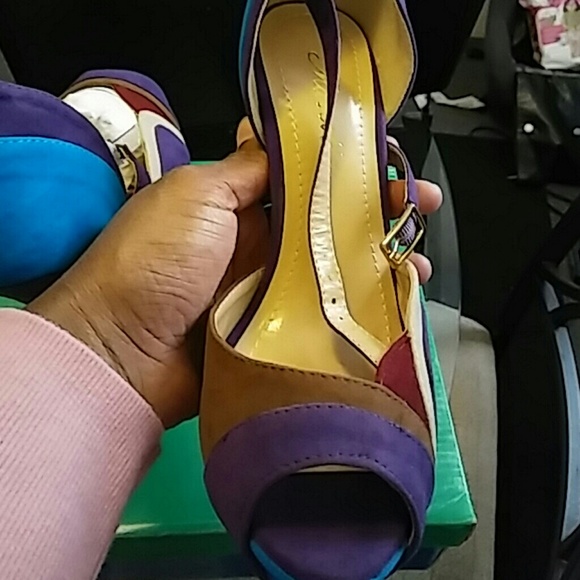 Heels - Picture 2 of 3