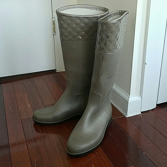 DAV rain boots
