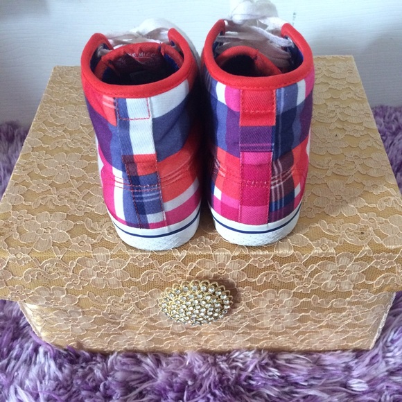 Plaid Sneaker - Picture 3 of 4