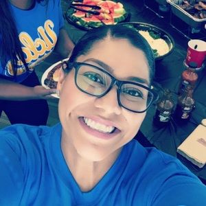 Meet your Posher, Roxana