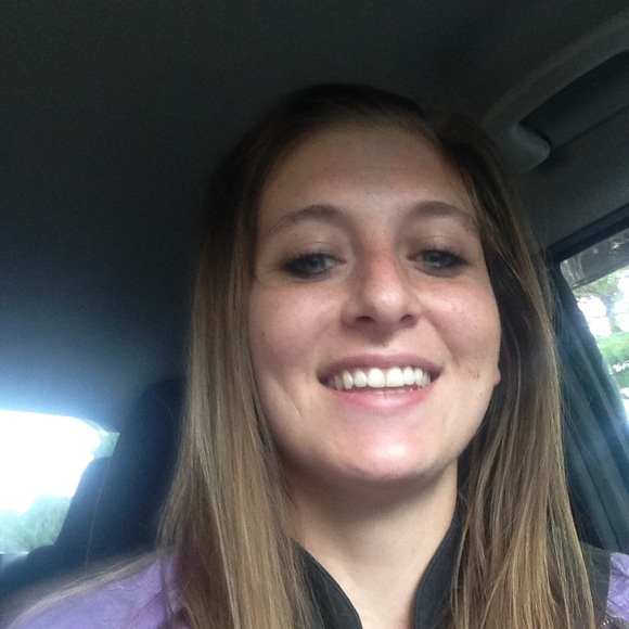 Meet your Posher, Rachel - Picture 1 of 1