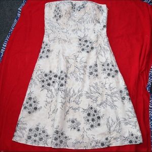 🔥💲⬇️White House Black Market Dress