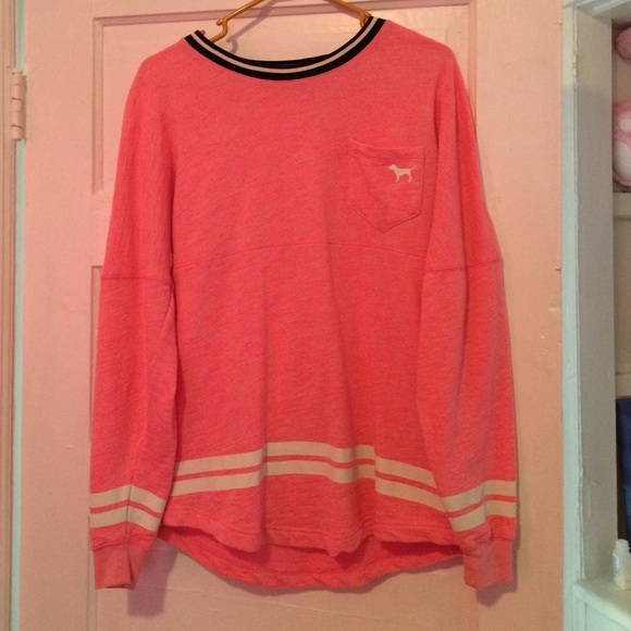 VS Pink long sleeve tee