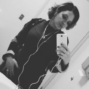 Meet your Posher, Davina