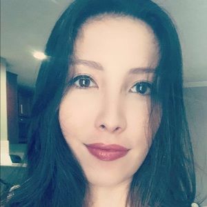 Meet your Posher, Carolina