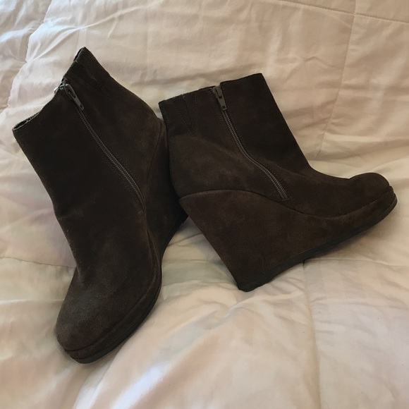 Fergie booties - Picture 2 of 4