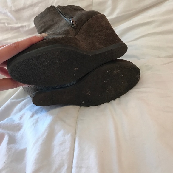 Fergie booties - Picture 4 of 4