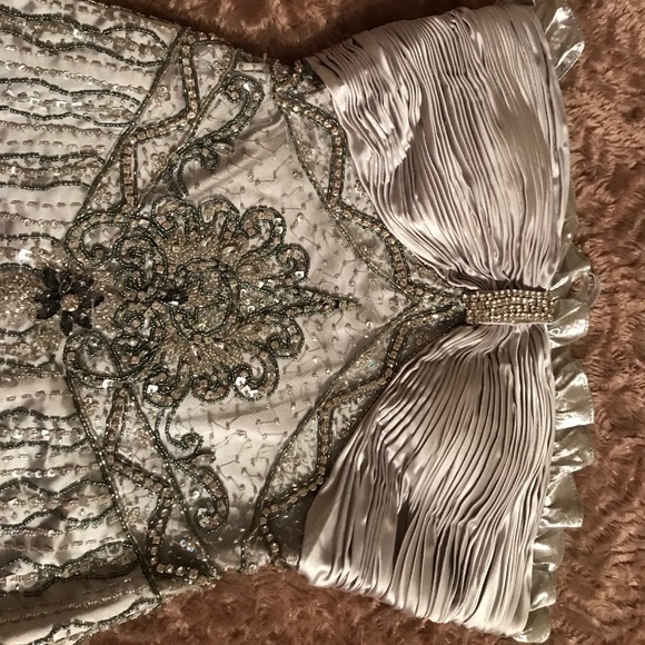 Dress - Picture 5 of 7