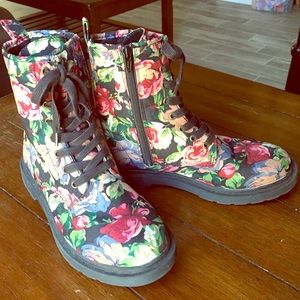 Mossimo Floral Boots