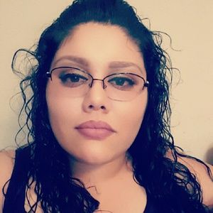 Meet your Posher, Lorena